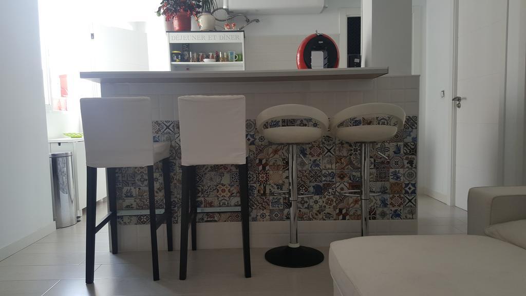 Oyo Guest House Duc De Gaeta Valencia Exteriör bild
